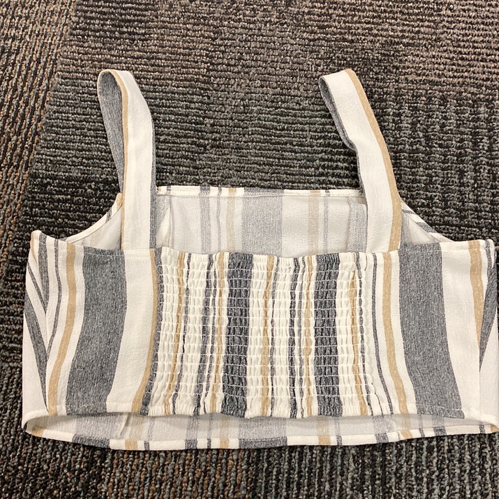 Crop Top - Picture 2 of 3